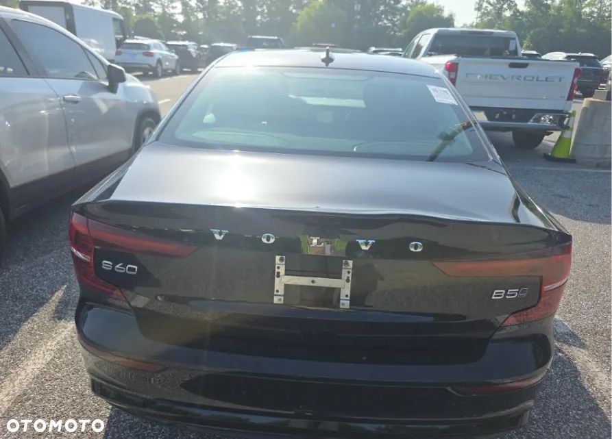 Volvo S60 B5 B AWD Plus Dark - 6