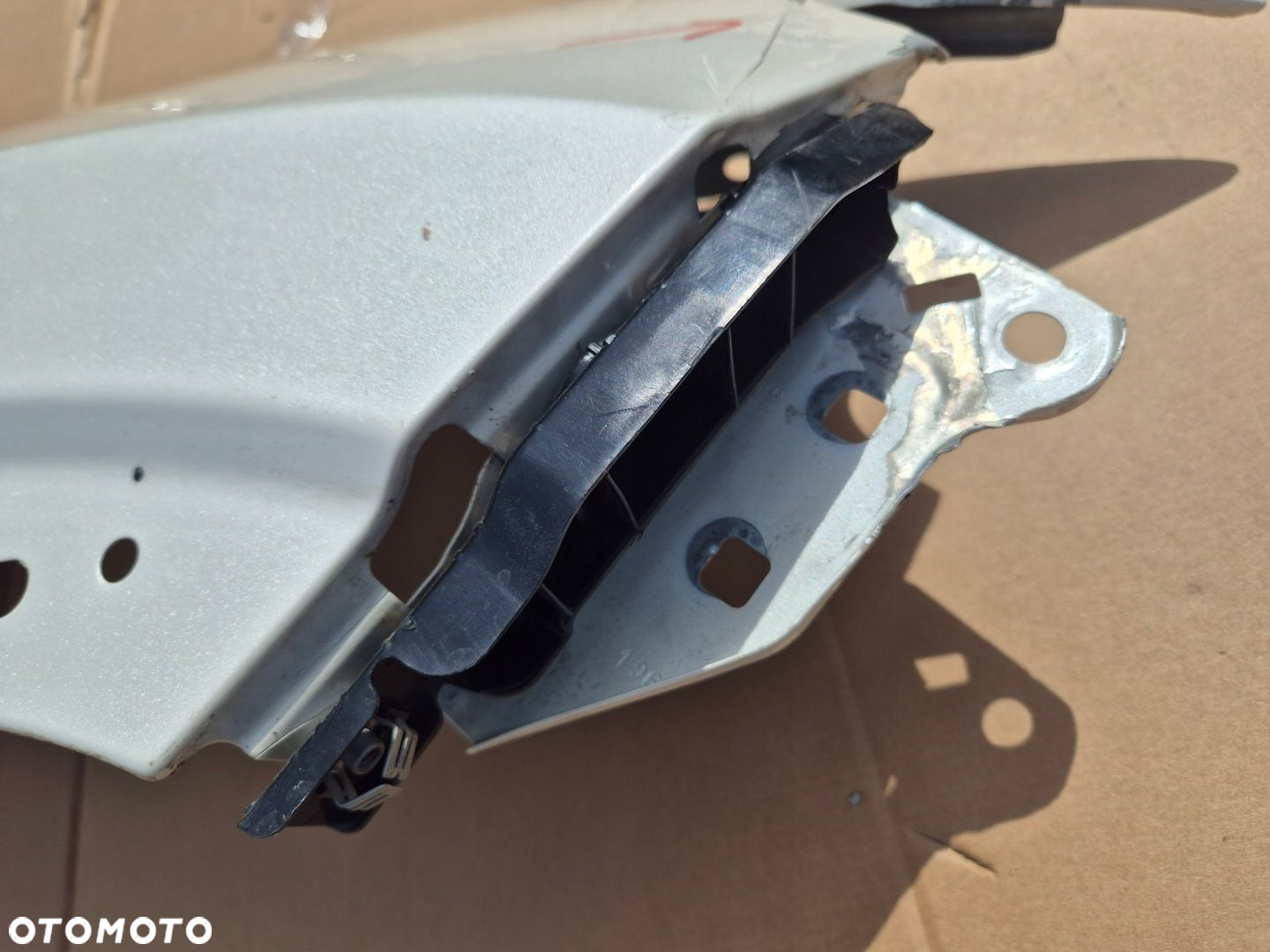 Jeep Compass 2 błotnik prawy.Oryginał. - 8