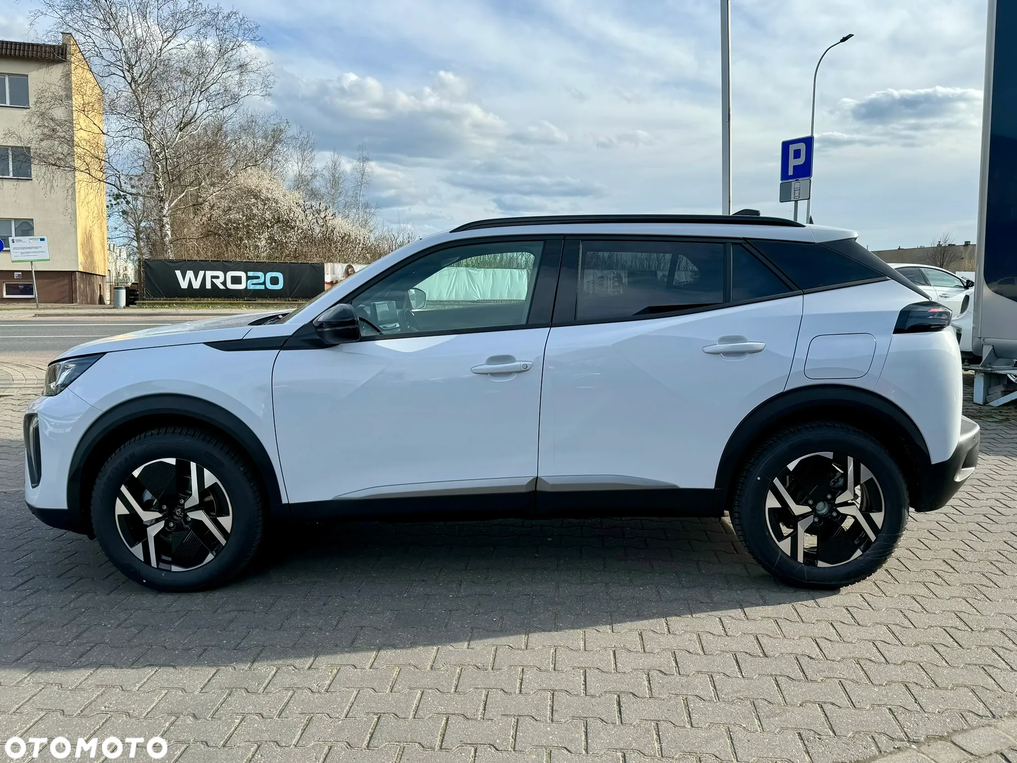 Peugeot 2008 e-2008 54kWh Allure - 5