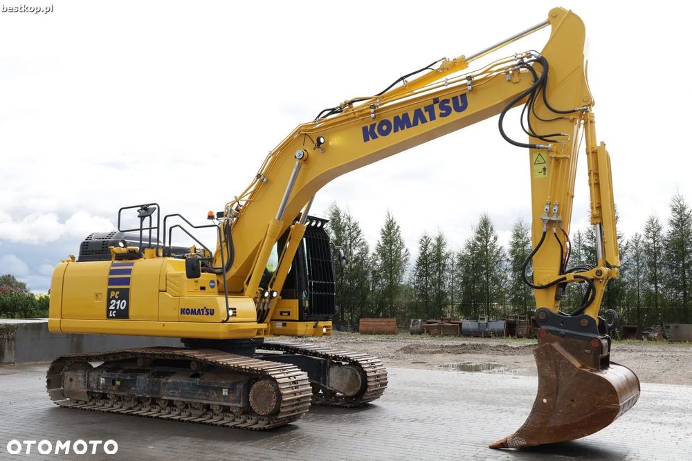 Komatsu PC210LC-11 - 12