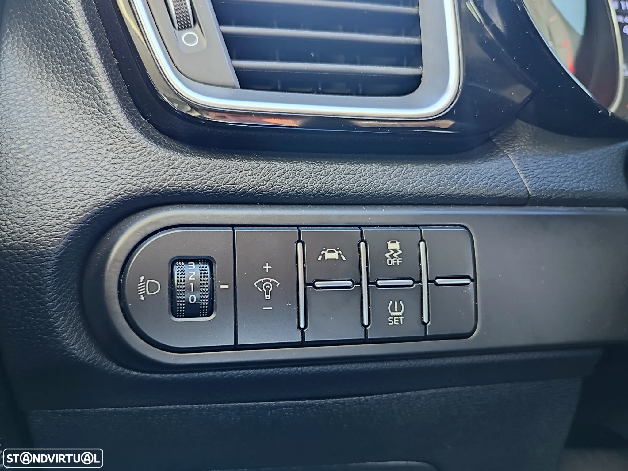 Kia XCeed 1.6 CRDi MHEV Tech - 26