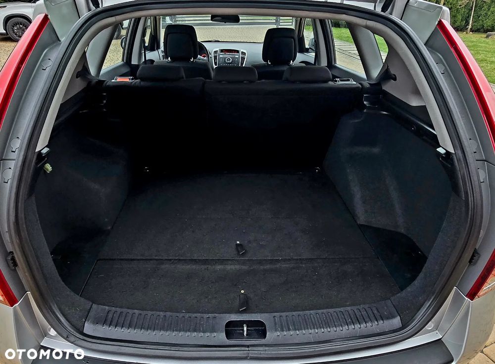 Kia Ceed - 28