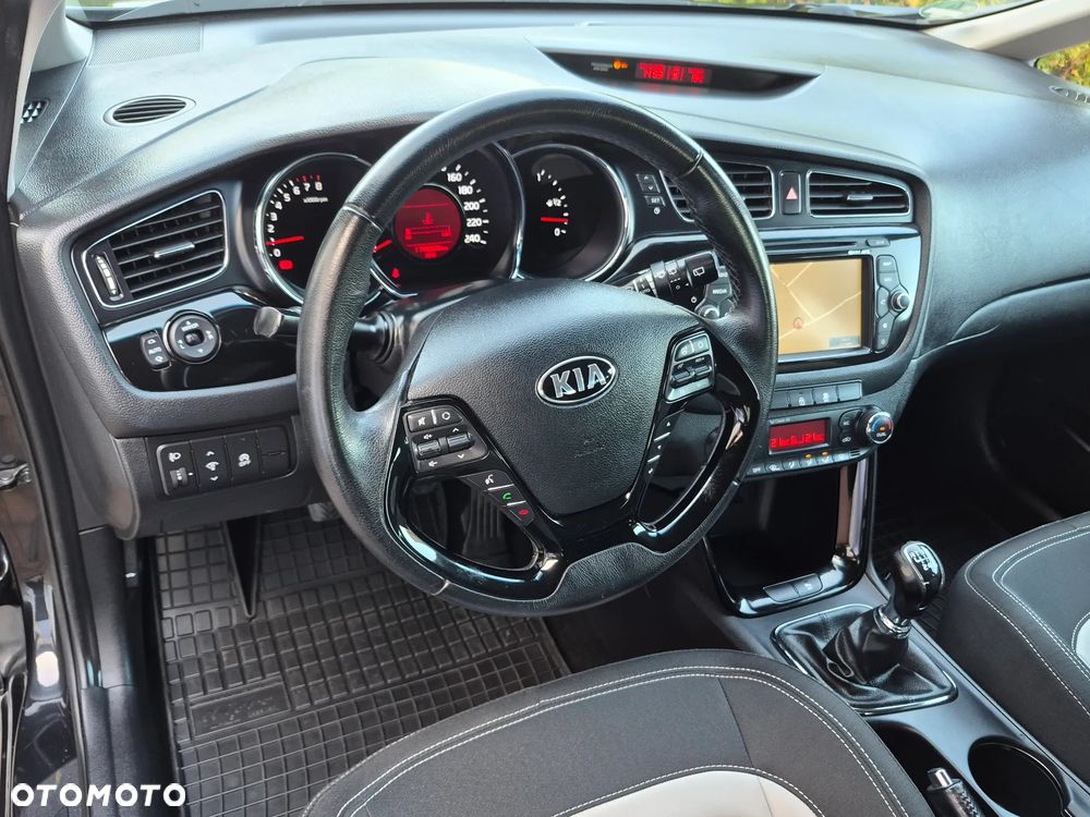 Kia Ceed - 14