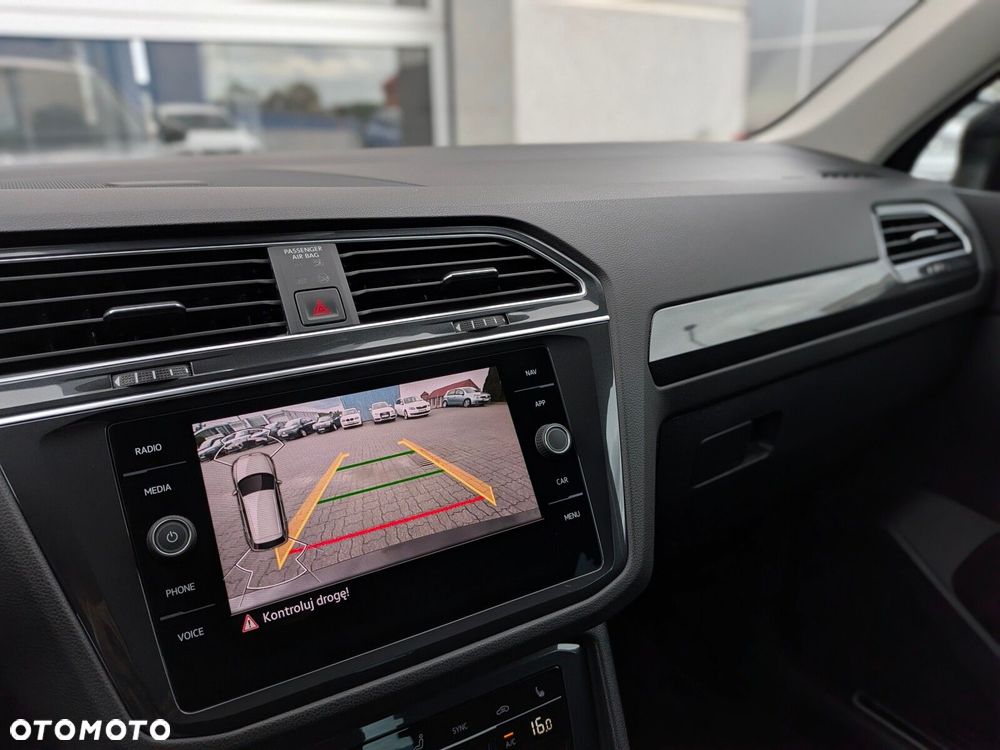 Volkswagen Tiguan 2.0 TDI Elegance DSG - 24