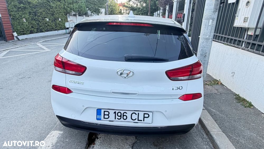 Hyundai i30 1.4 100CP 5DR M/T Highway - 5