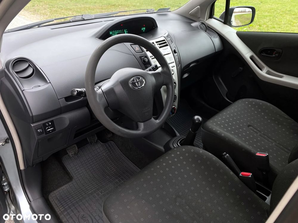 Toyota Yaris 1.0 Terra A/C - 9