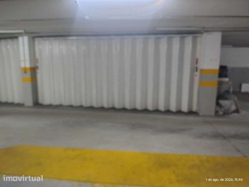 Garagem Fechada 37 m² – 2 Carros com Saída Independente – Vermoim Maia - Grande imagem: 3/5