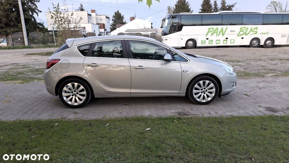 Opel Astra 1.6 Exklusiv - 8