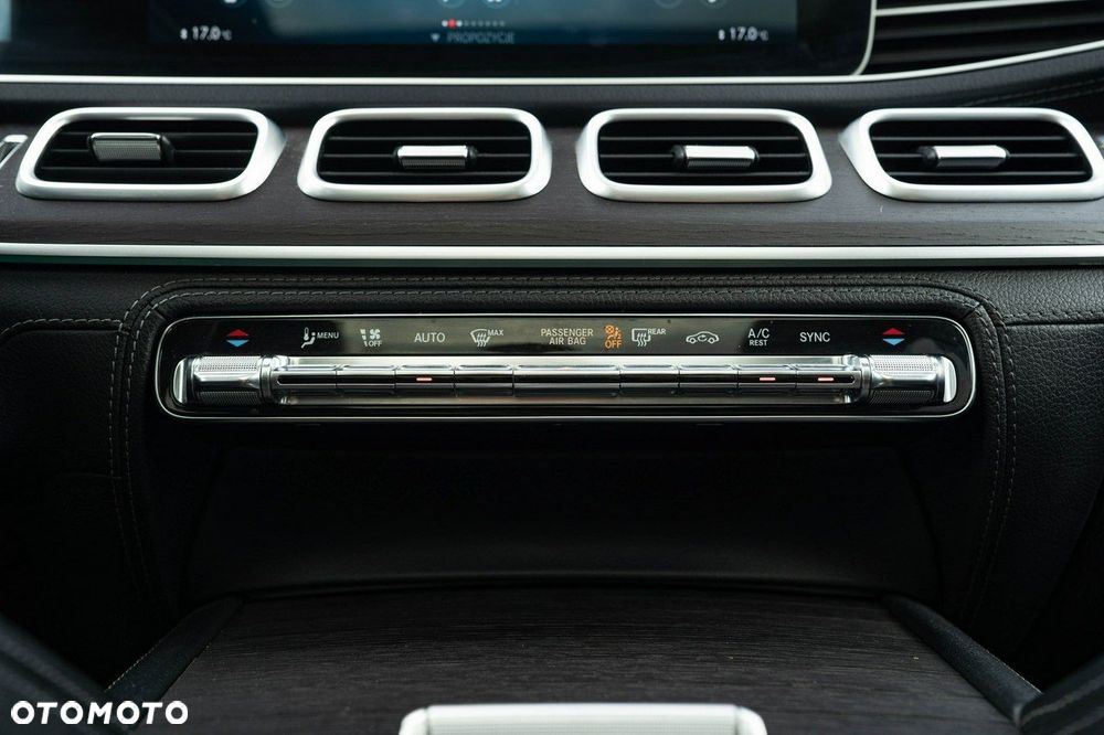 Mercedes-Benz GLE - 28