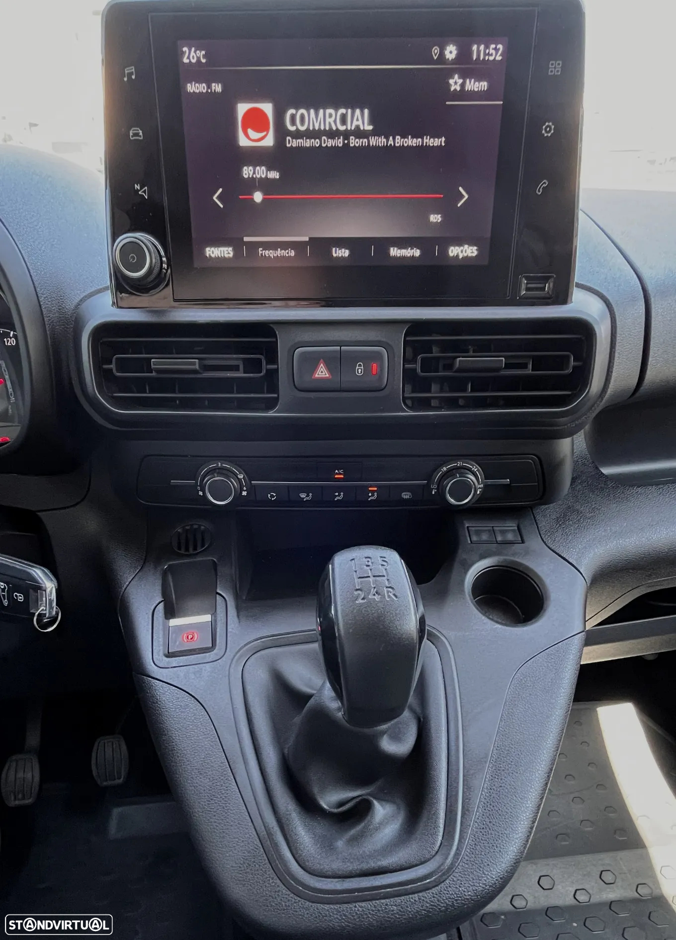 Opel Combo 1.5 CDTI Enjoy 3 lug. Ecrã táctil - 19