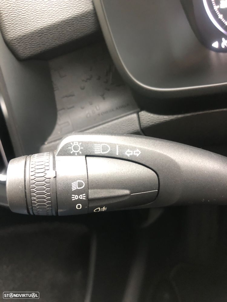 Volvo XC 40 2.0 D3 Momentum Plus - 20