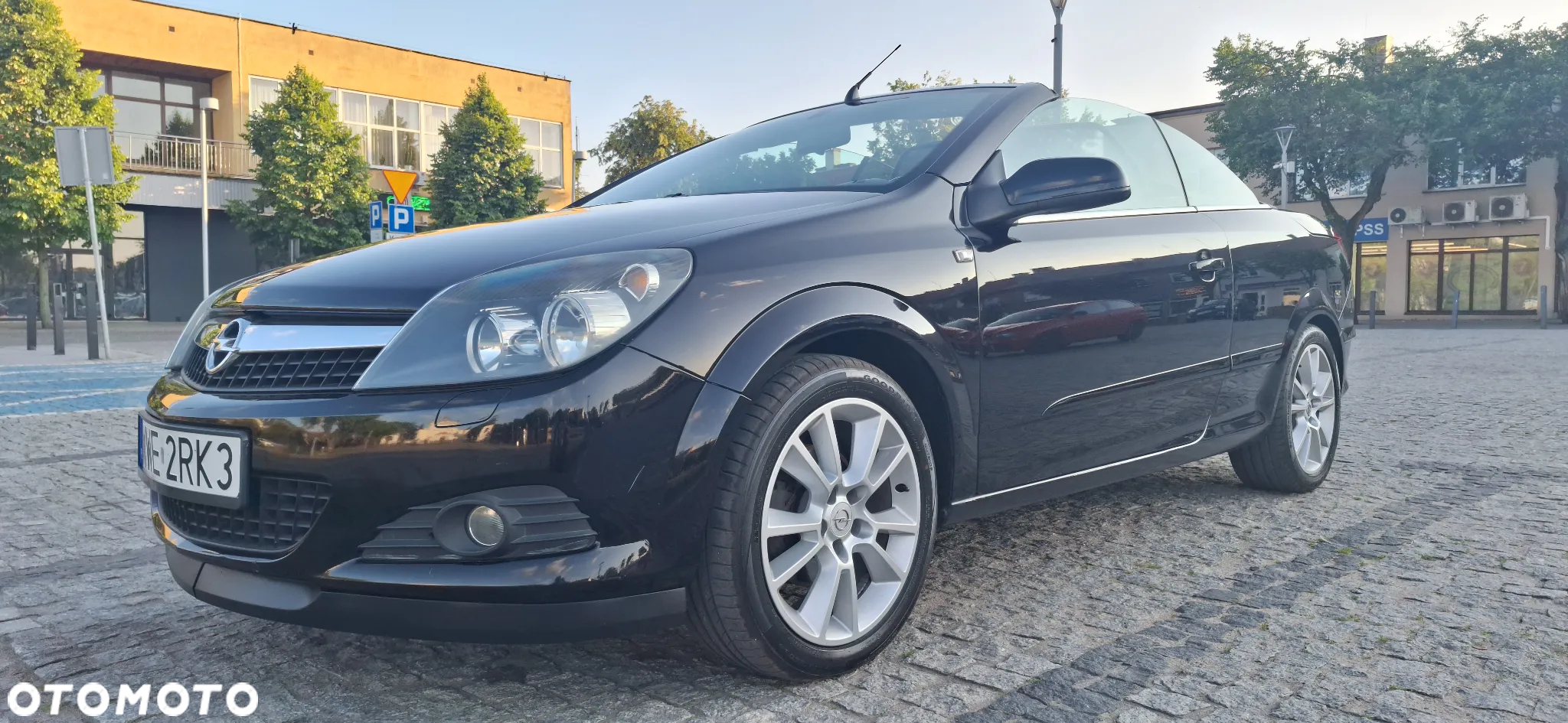 Opel Astra TwinTop 1.8 Enjoy - 24