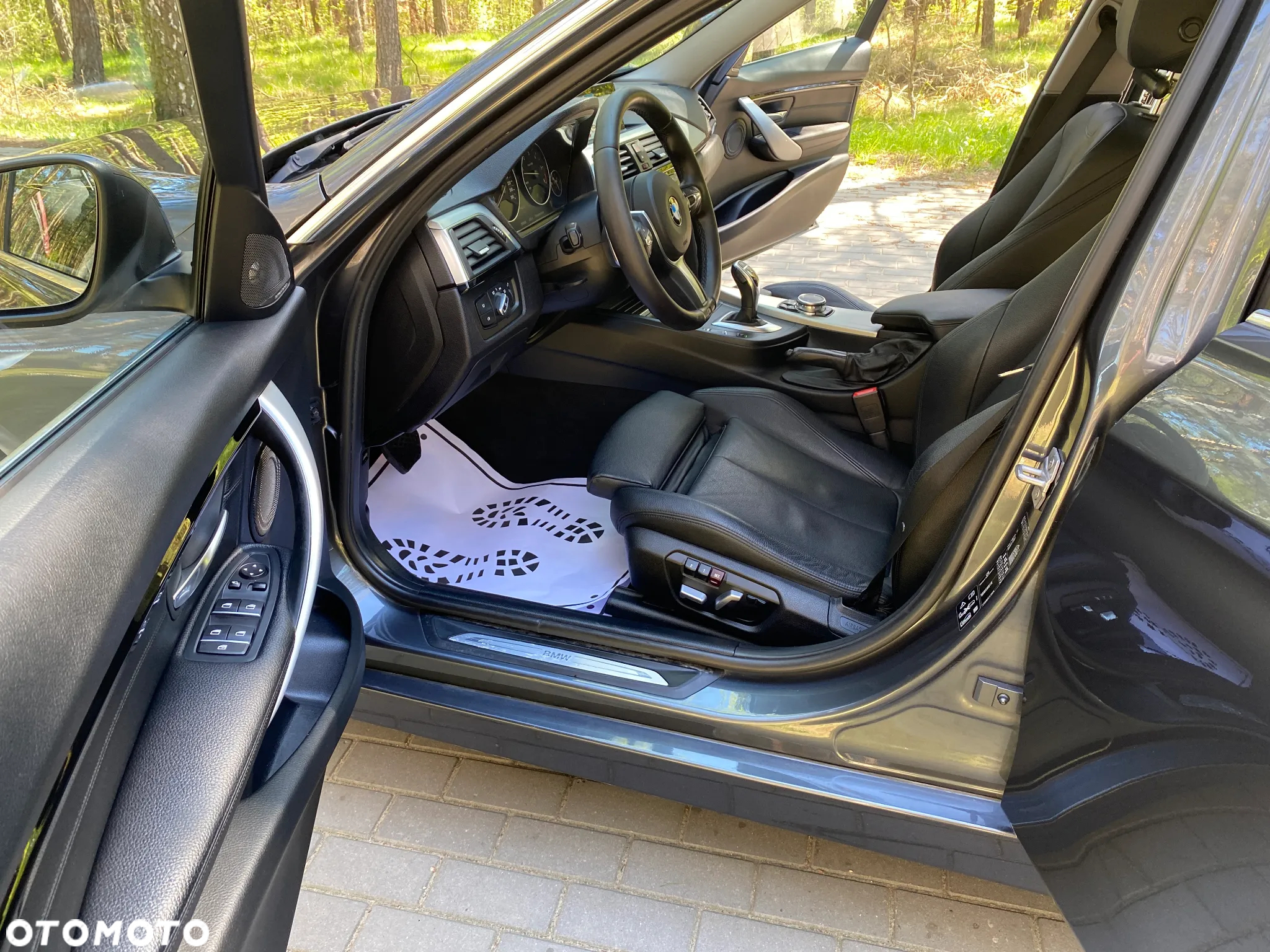 BMW Seria 3 330d xDrive Luxury Line - 36
