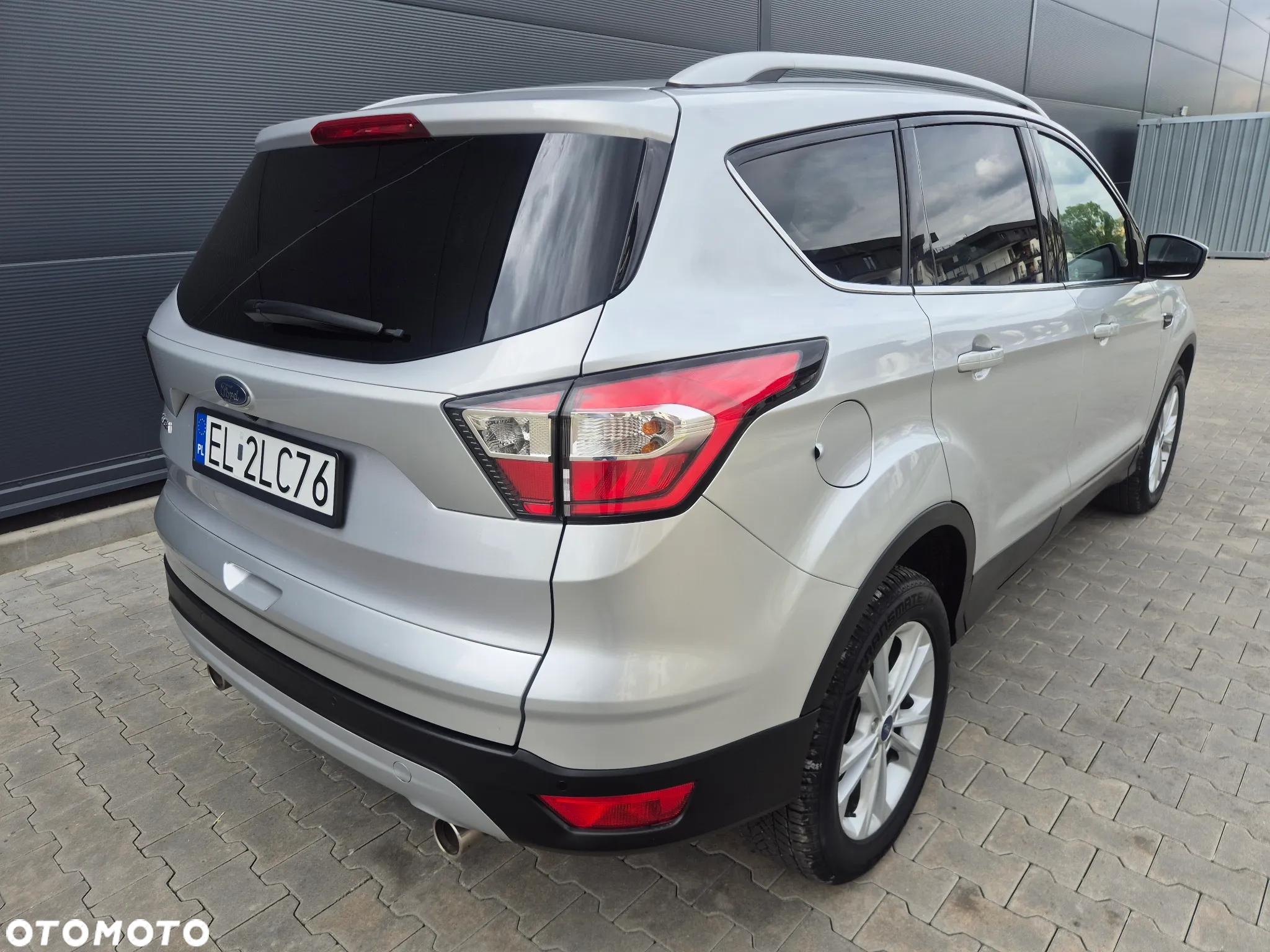 Ford Kuga 2.0 TDCi 2x4 Titanium - 12