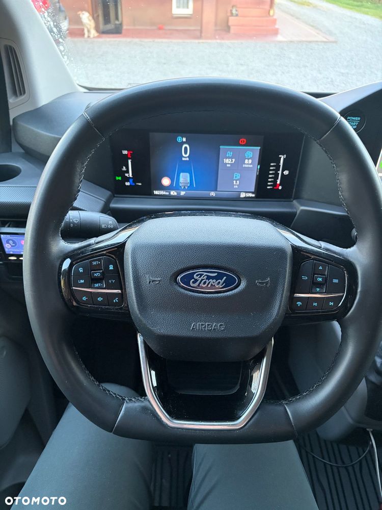 Ford CUSTOM - 11