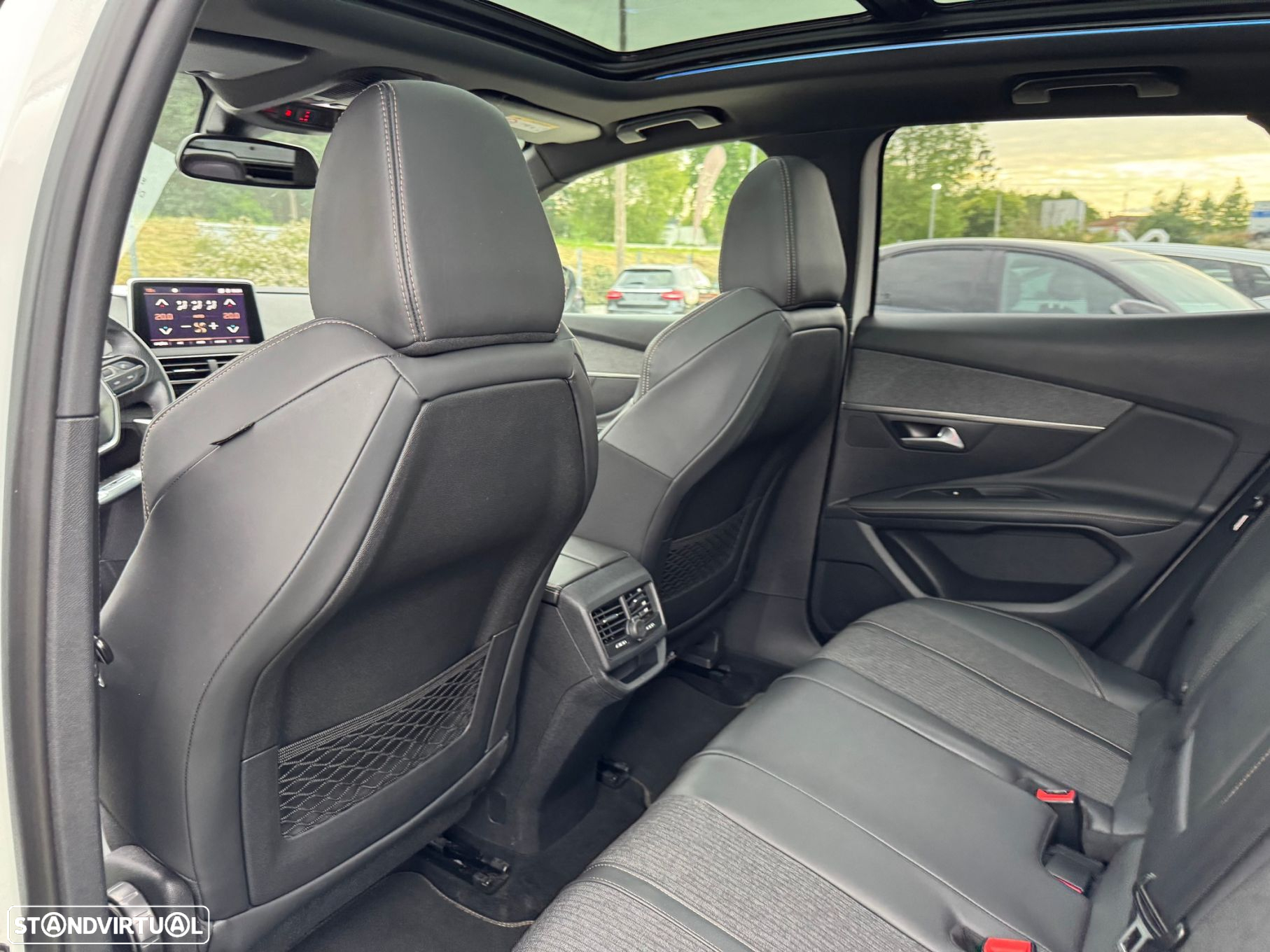 Peugeot 3008 1.6 BlueHDi GT Line EAT6 - 24