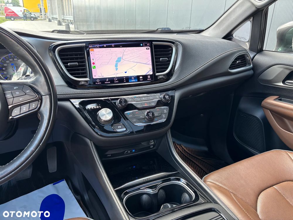 Chrysler Pacifica - 26