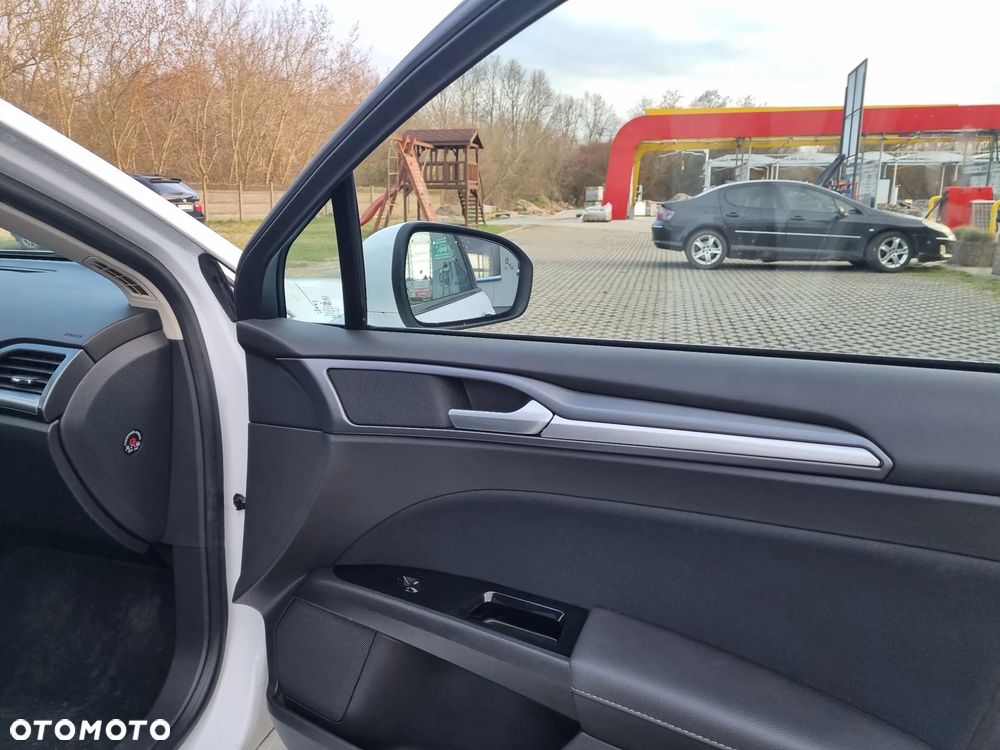 Ford Mondeo 2.0 TDCi Bi-Turbo PowerShift-Aut Titanium - 36