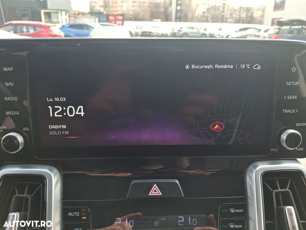 Kia Sorento 2.2 DSL 8AT 4x4 Cosmo - 24