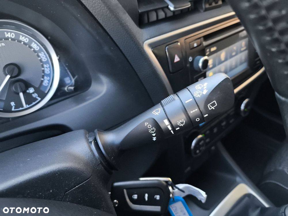 Toyota Auris 1.6 Premium - 17