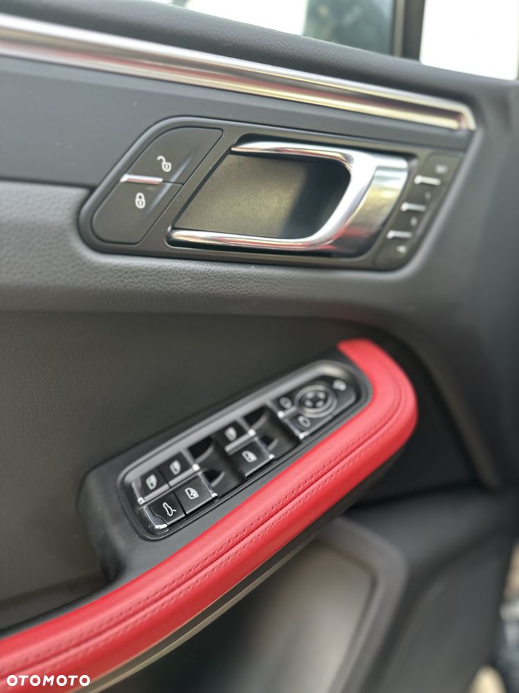 Porsche Macan - 31