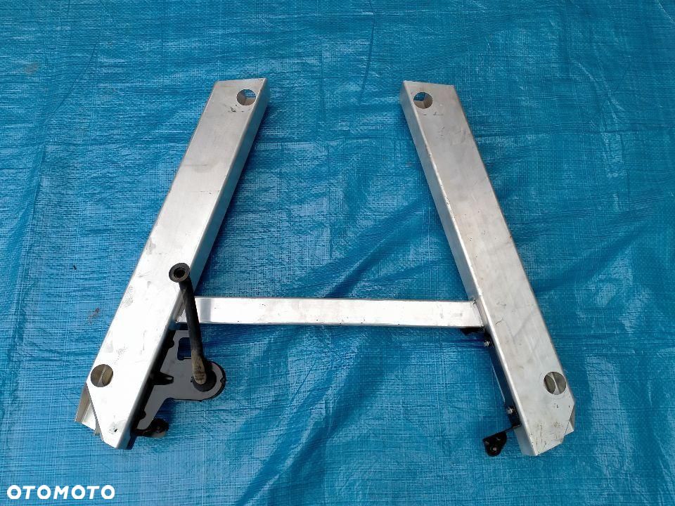Audi A8 S8 D4 Wzmocnienie Pod Baterie Hybryda 4H0813441B - 1