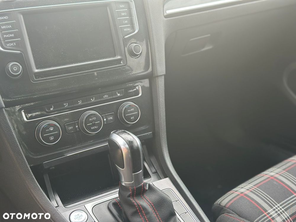 Volkswagen Golf GTI 2.0 TSI OPF DSG Performance - 17