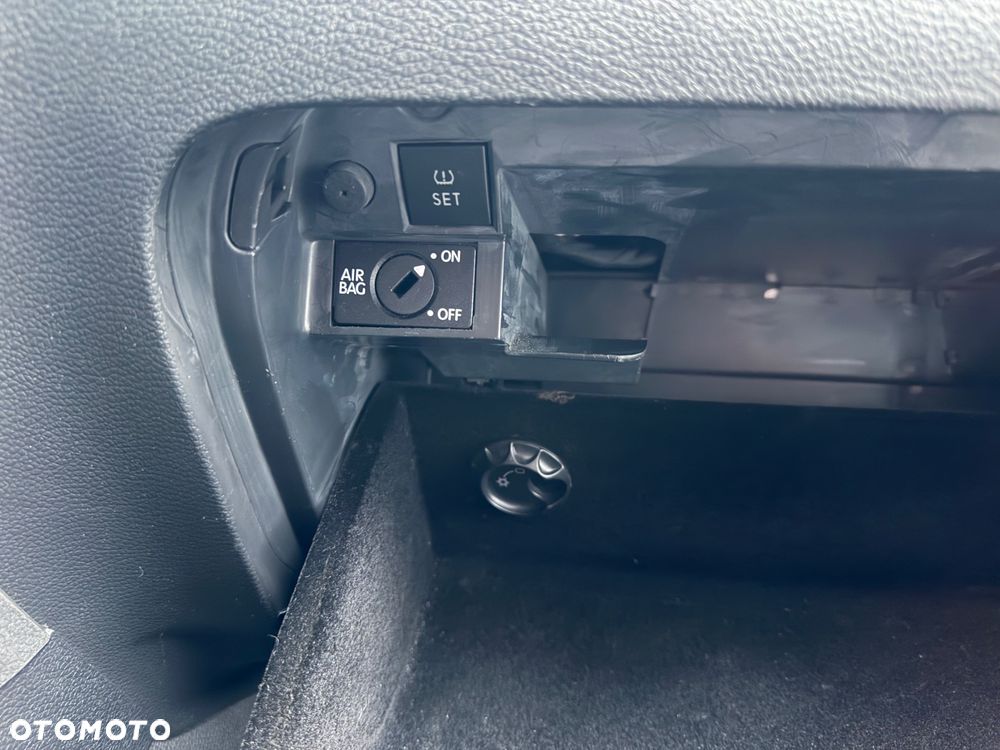 Volkswagen Golf 1.6 TDI DPF MATCH - 32
