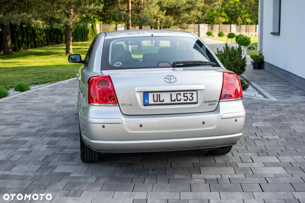 Toyota Avensis - 24