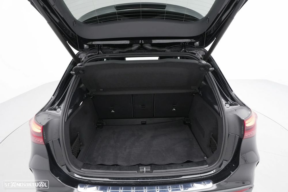 Mercedes-Benz GLA 180 d AMG Line - 32