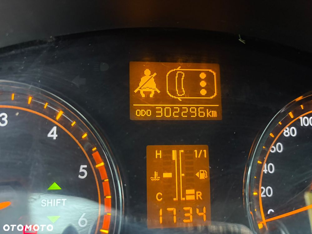 Toyota Avensis 2.0 D-4D 2010 - 4