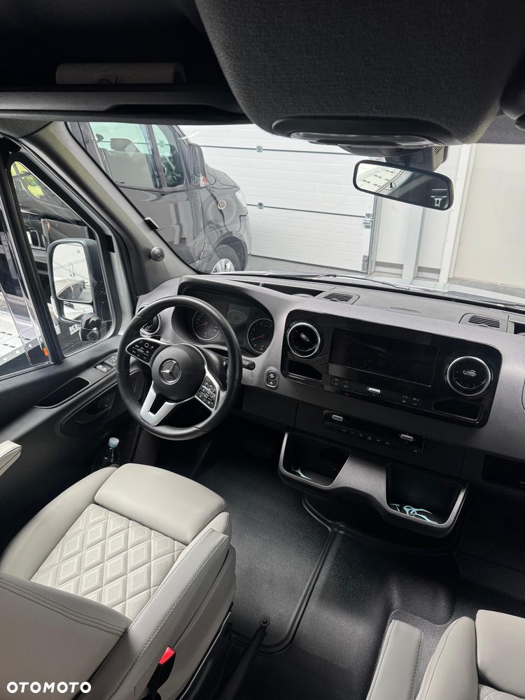 Mercedes-Benz Sprinter 319 Kamper - 16
