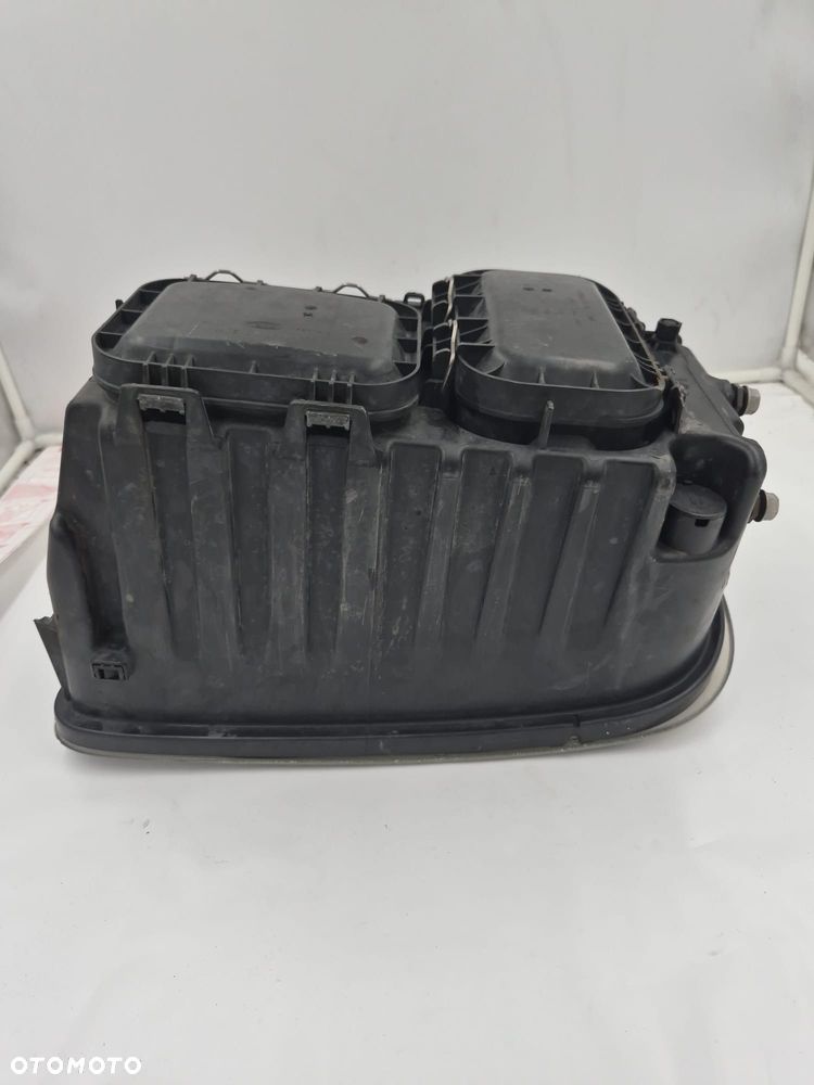 LAMPA REFLEKTOR PRAWY ACTROS MP2 - 3
