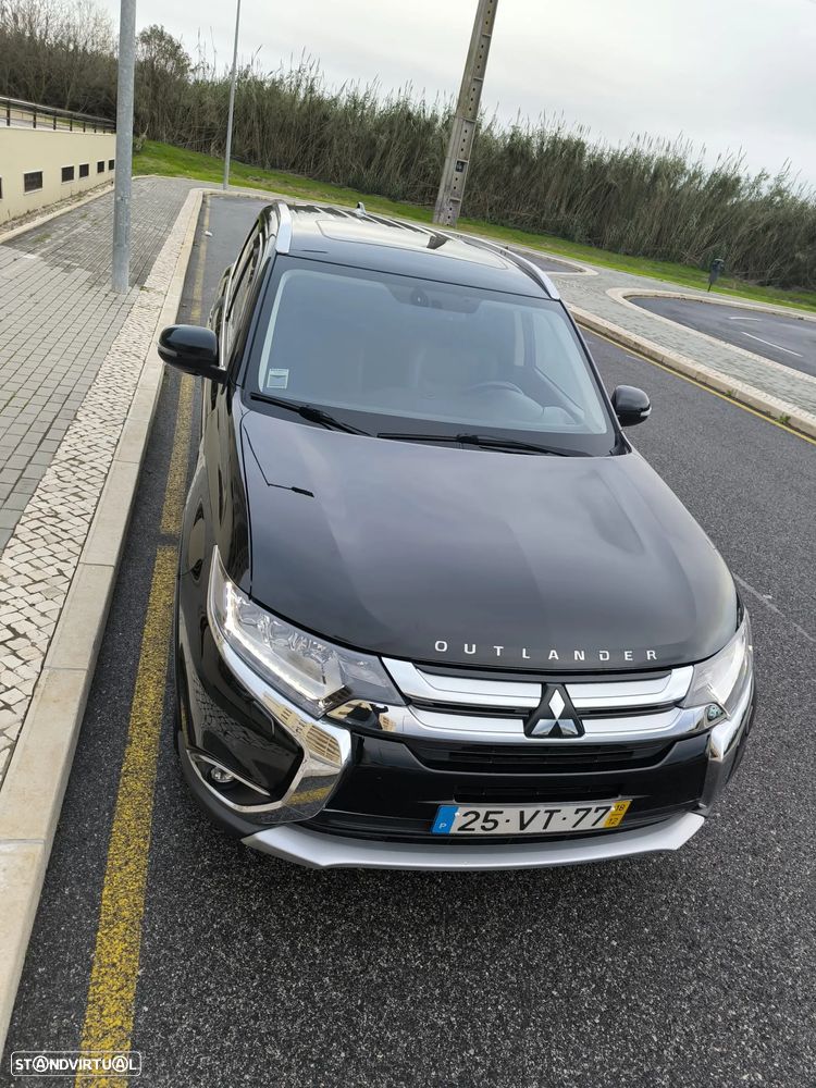 Mitsubishi Outlander 2.2 DI-D Instyle Navi - 2