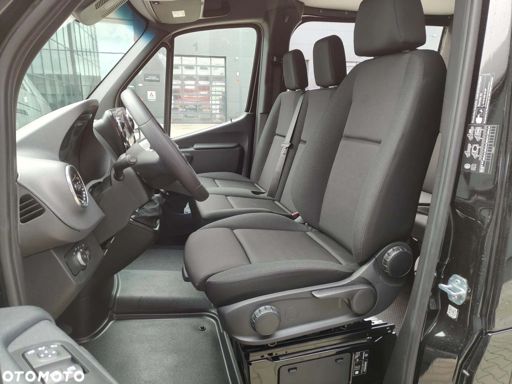 Mercedes-Benz Sprinter - 11