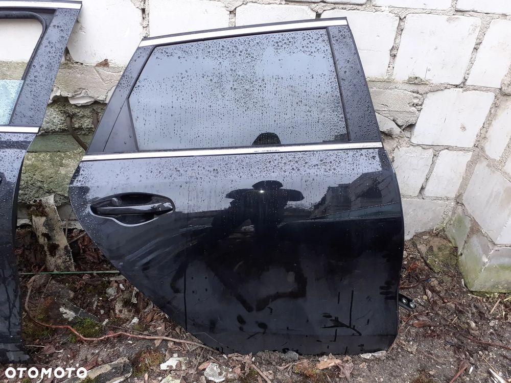 Kia Ceed III Lift Kombi Drzwi Tylne Prawe Kompletne - 1
