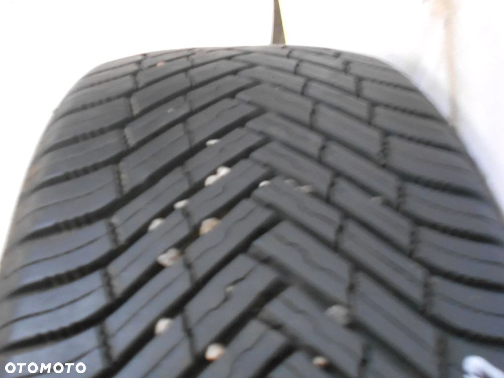 OPONA POJEDYNKA 215/55R17 NEXEN N BLUE 4 SEASON 2 DOT 1823 8MM - 2