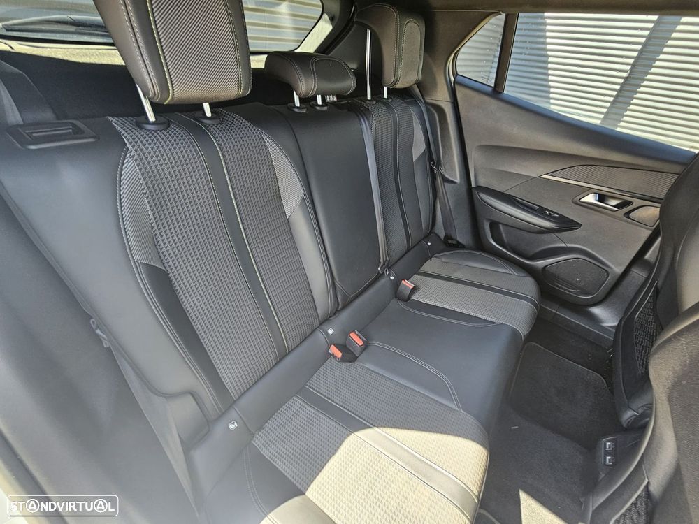 Peugeot 2008 1.2 PureTech GT - 24