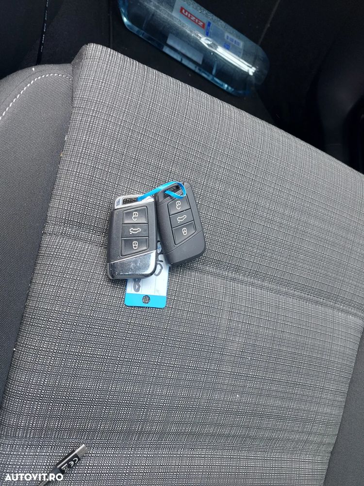 Volkswagen Passat 2.0 TDI SCR DSG Business - 14