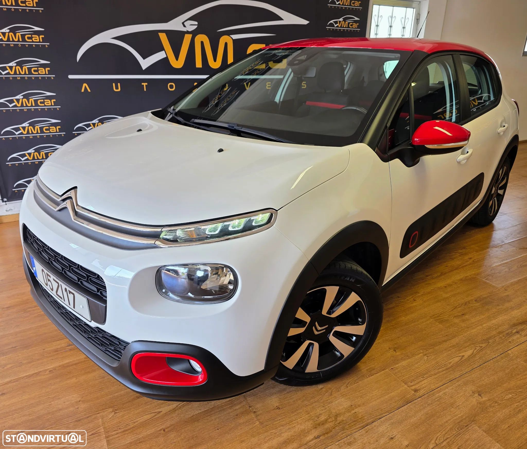 Citroën C3 1.2 PureTech Shine - 1