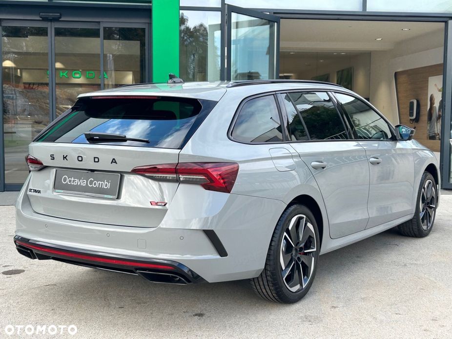Skoda Octavia 2.0 TSI RS DSG - 2