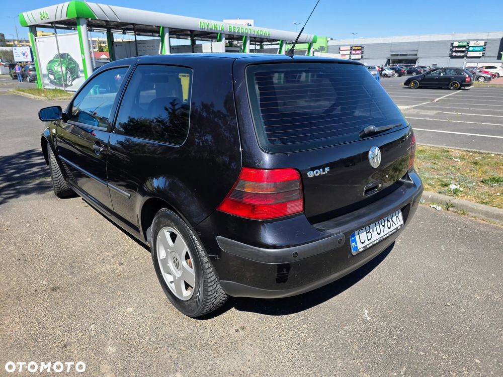 Volkswagen Golf 1.6 Comfortline - 6