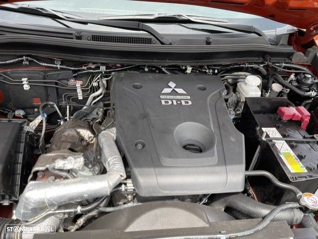 Mitsubishi L200 2.3 DI-D CD Invite Strakar Look 4WD - 11