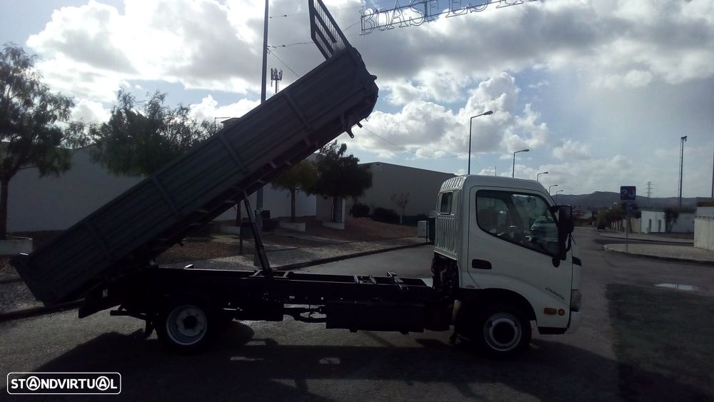 Toyota Dyna 35.33 Basculante - 6