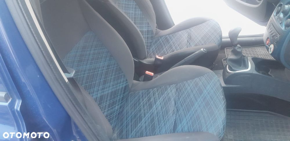 Renault Clio - 22