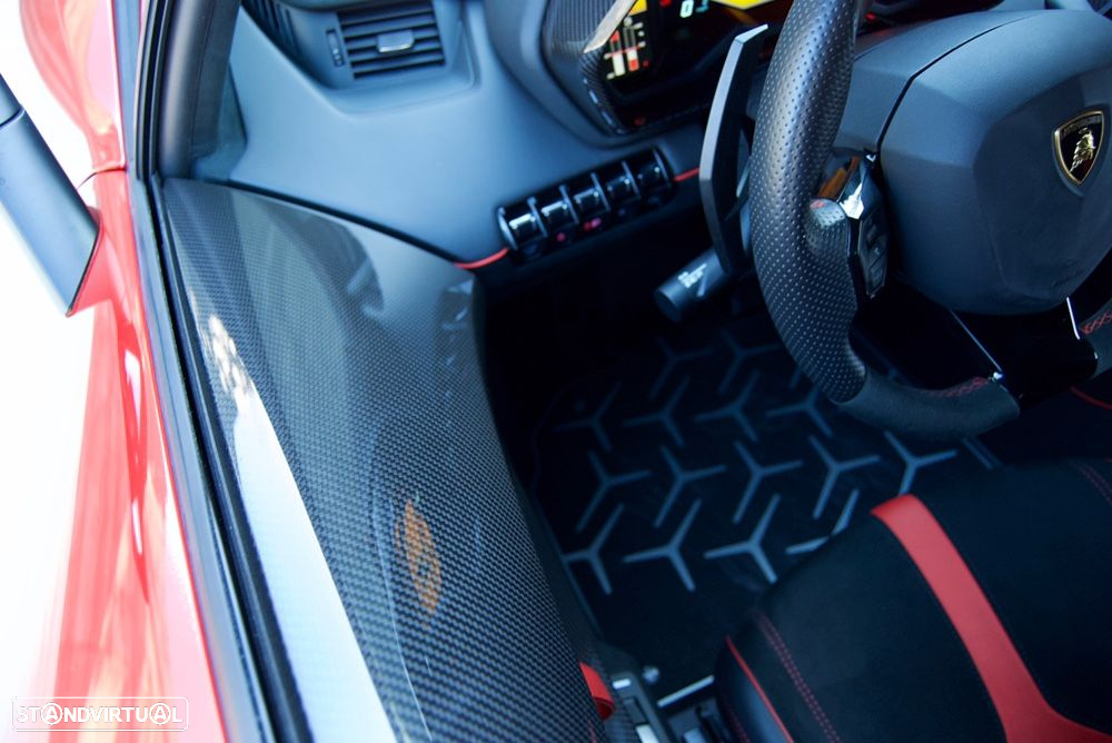 Lamborghini Aventador 6.5 V12 LP750-4 SV - 46