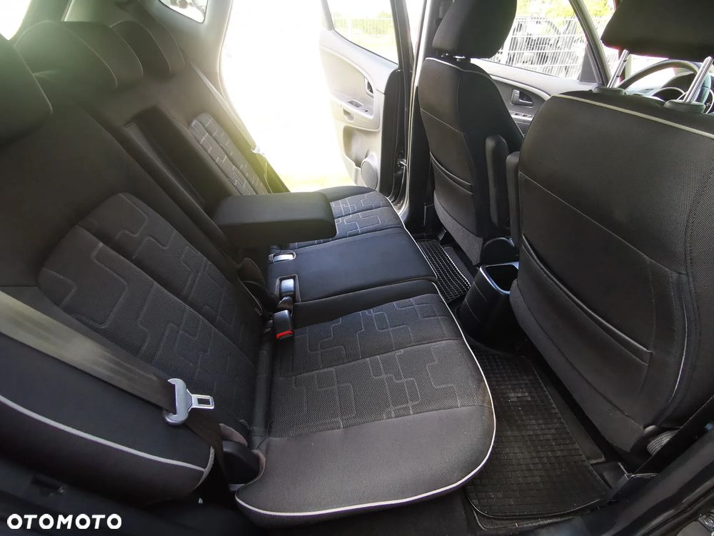 Kia Venga 1.6 CRDi 128 Business Line - 14