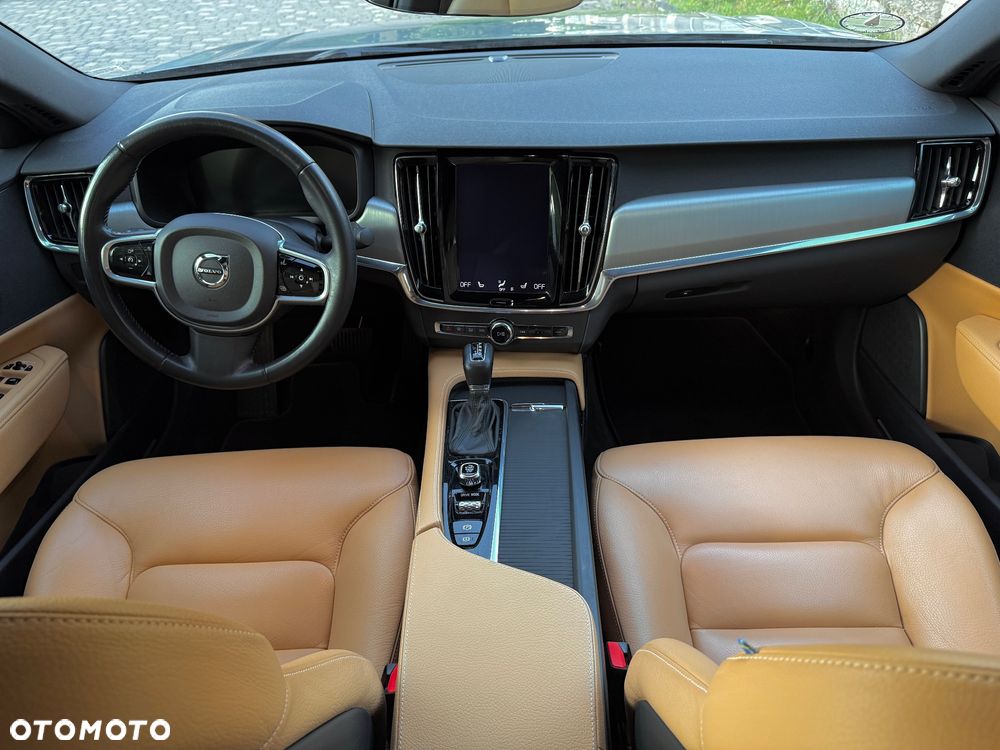 Volvo S90 D4 Geartronic Momentum Pro - 28