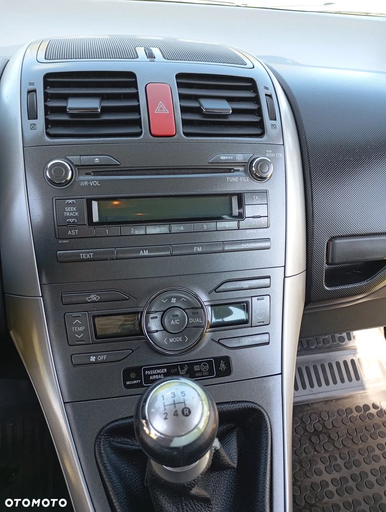 Toyota Auris 1.6 VVT-i Sol - 17