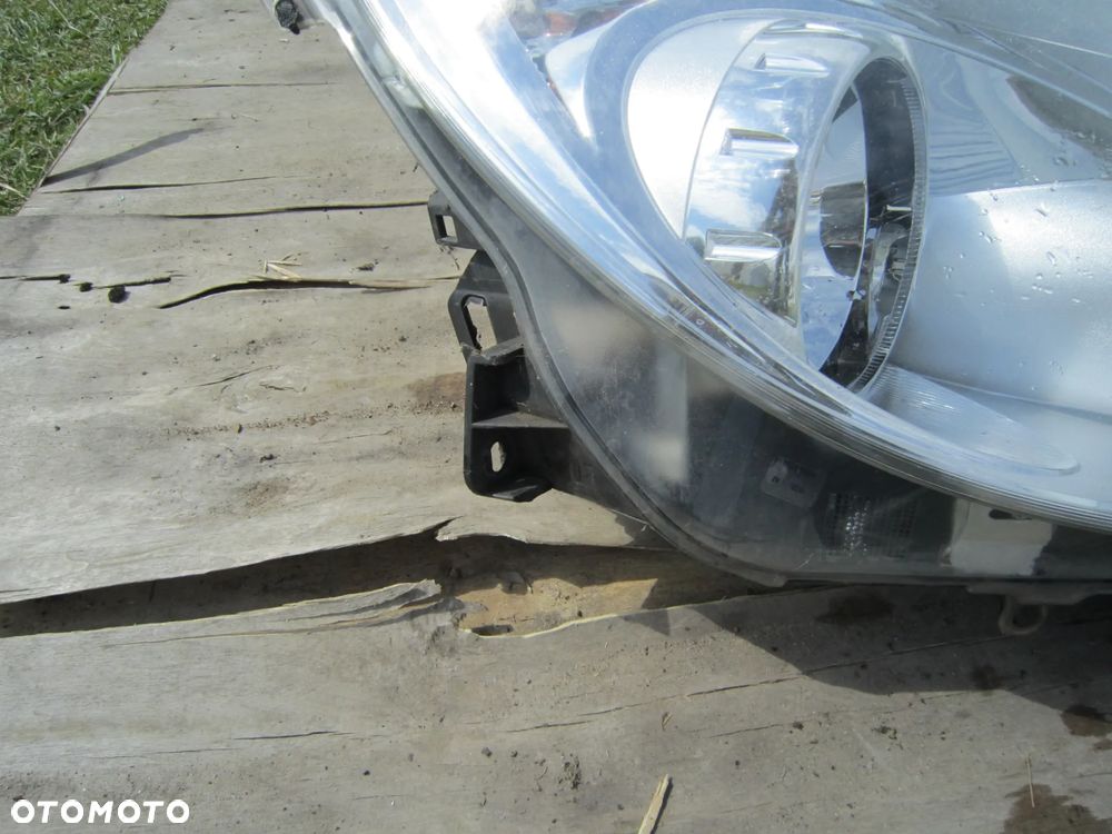 Lampa przód przednia prawa Opel Corsa D 13186384 Anglik - 2